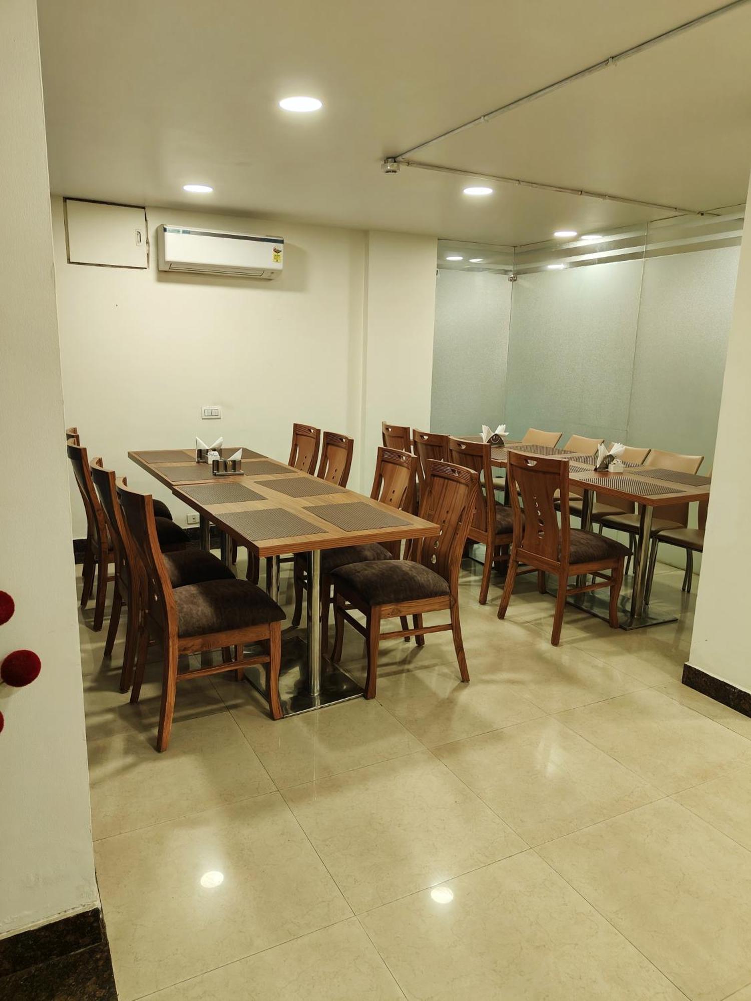 Rosemallow Hotel Nowe Delhi Zewnętrze zdjęcie